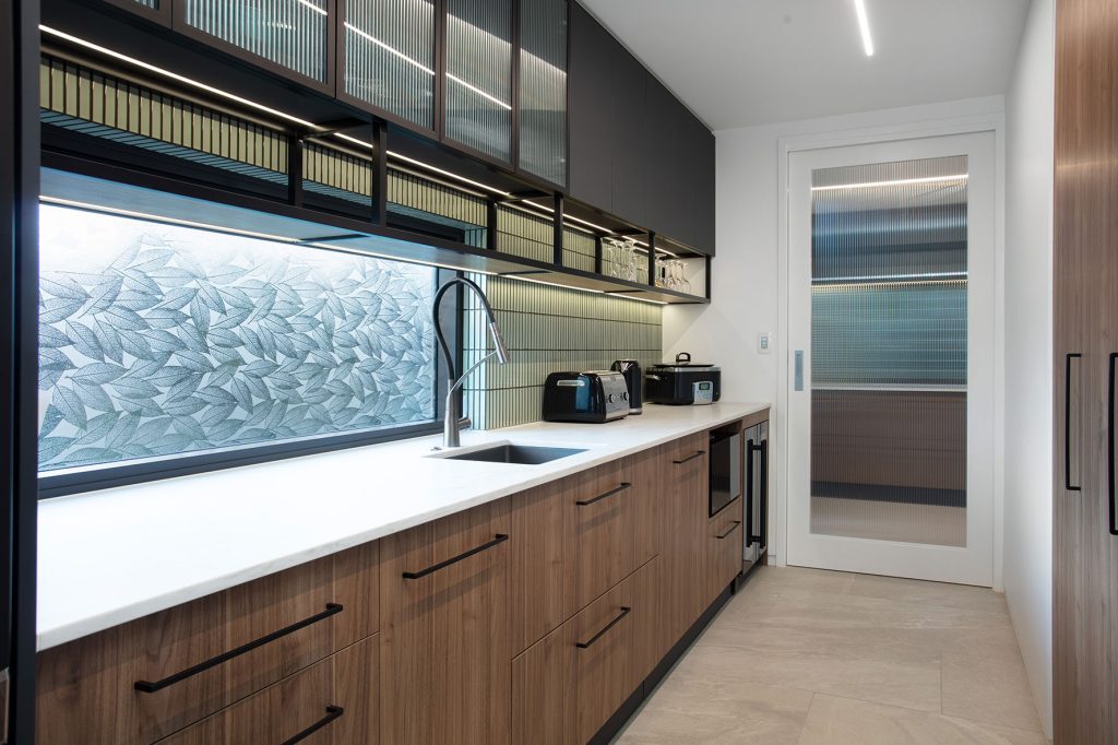 Di henshall - interior - kitchen counters and cabinets