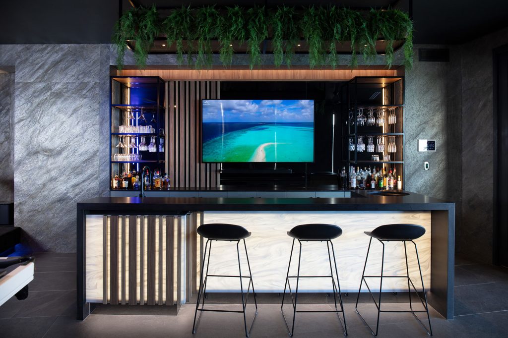 Di henshall - interior - mini bar and entertainment