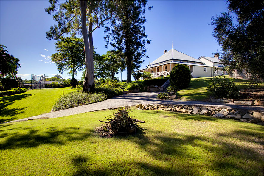 Dion Seminara Architecture - exetrior - backyard