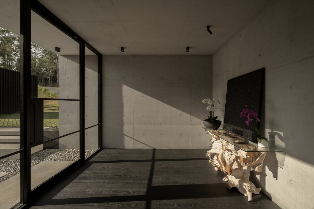 Blackwood-Doonan-Modern-Contemporary-Home-Entryway