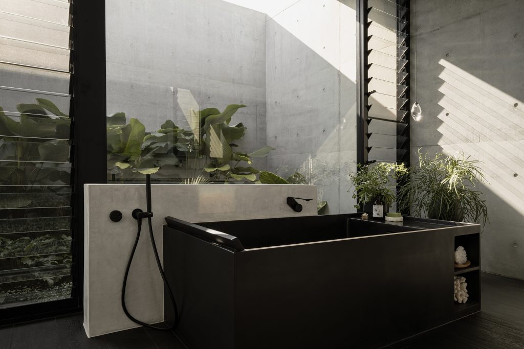 Blackwood-Doonan-Modern-Contemporary-Home-Bathroom