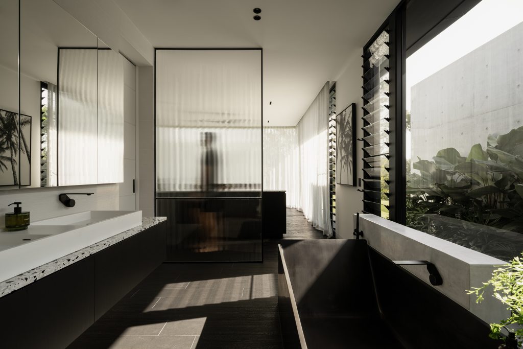 Blackwood-Doonan-Modern-Contemporary-Home-Bathroom-Design