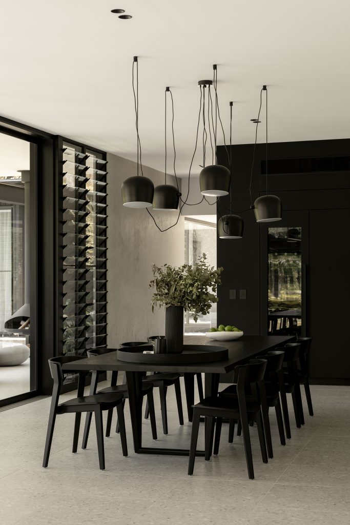 Blackwood-Doonan-Modern-Contemporary-Home-dining