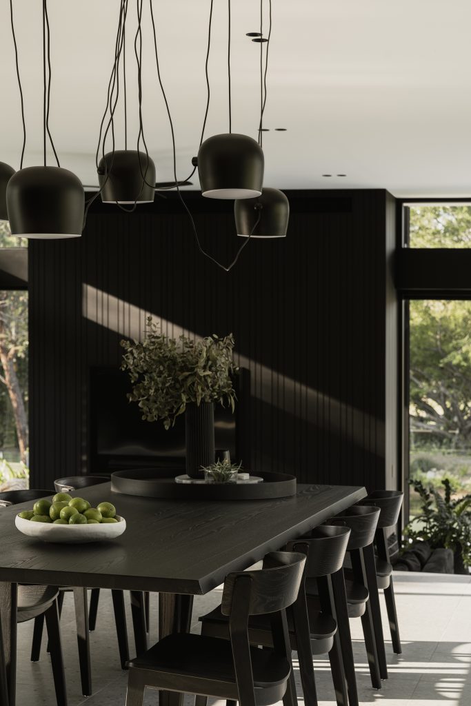 Blackwood-Doonan-Modern-Contemporary-Home-dining-table