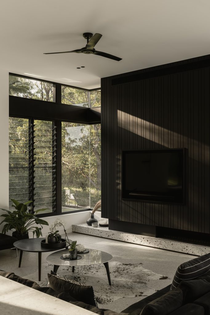 Blackwood-Doonan-Modern-Contemporary-Home-fireplace