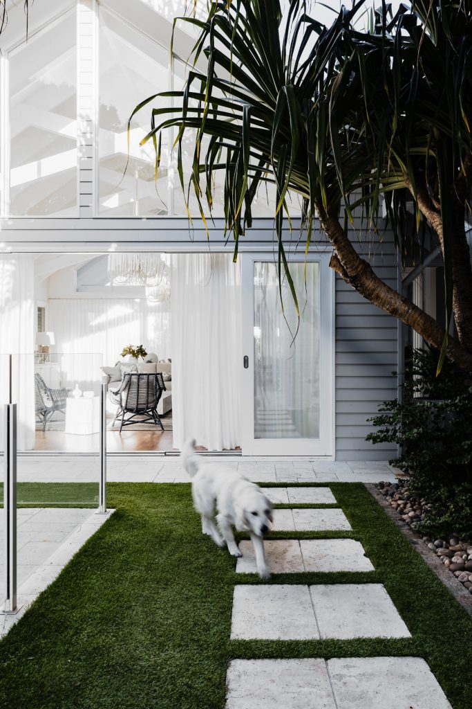Darren-james-interiors-gold-coast-home-receiving-area-shot-from-the-backyard