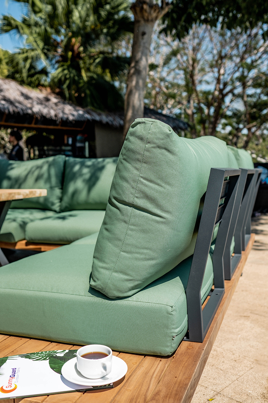 Griffin outdoor lounge Lume outdoor Living