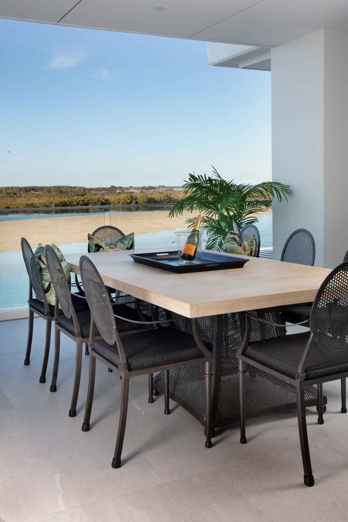 Xavier - outdoor dining space
